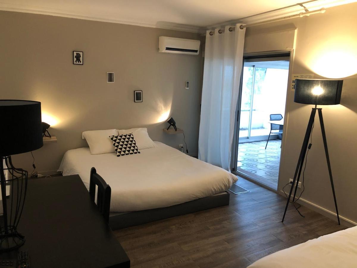 Logis Hotel L'Abricotine Tain-l'Hermitage Bagian luar foto